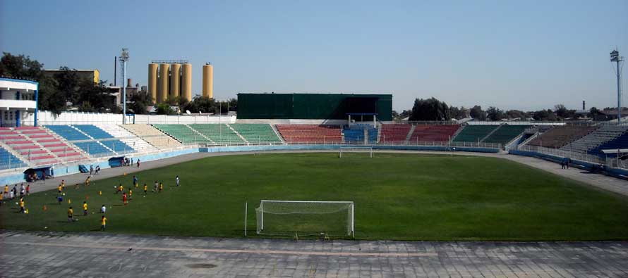 The empty pitch at Dinamo Stadium